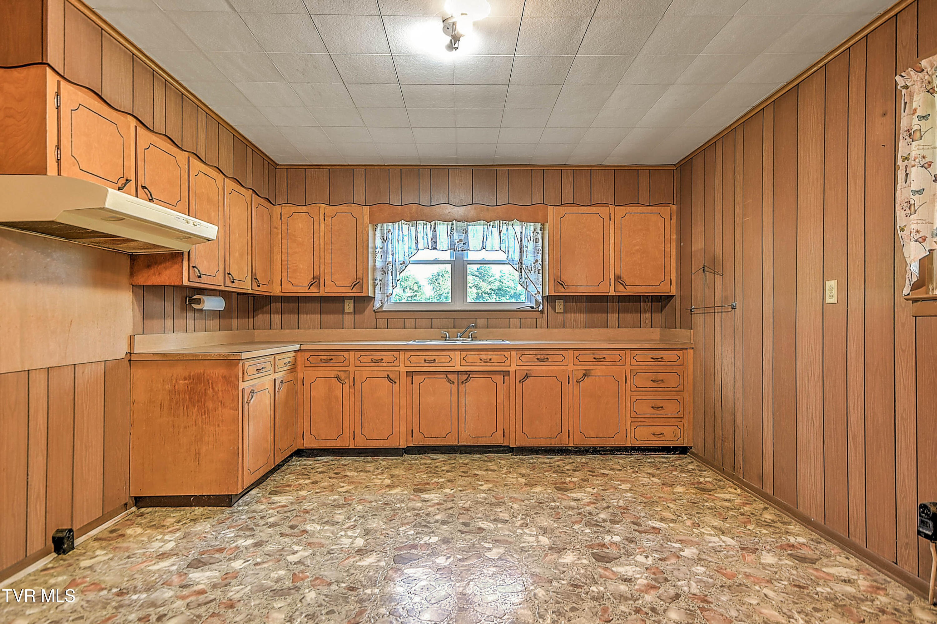 805 Dixie Road Greeneville, TN 37743 - Photo 24 of 63 805 Dixie JK-10