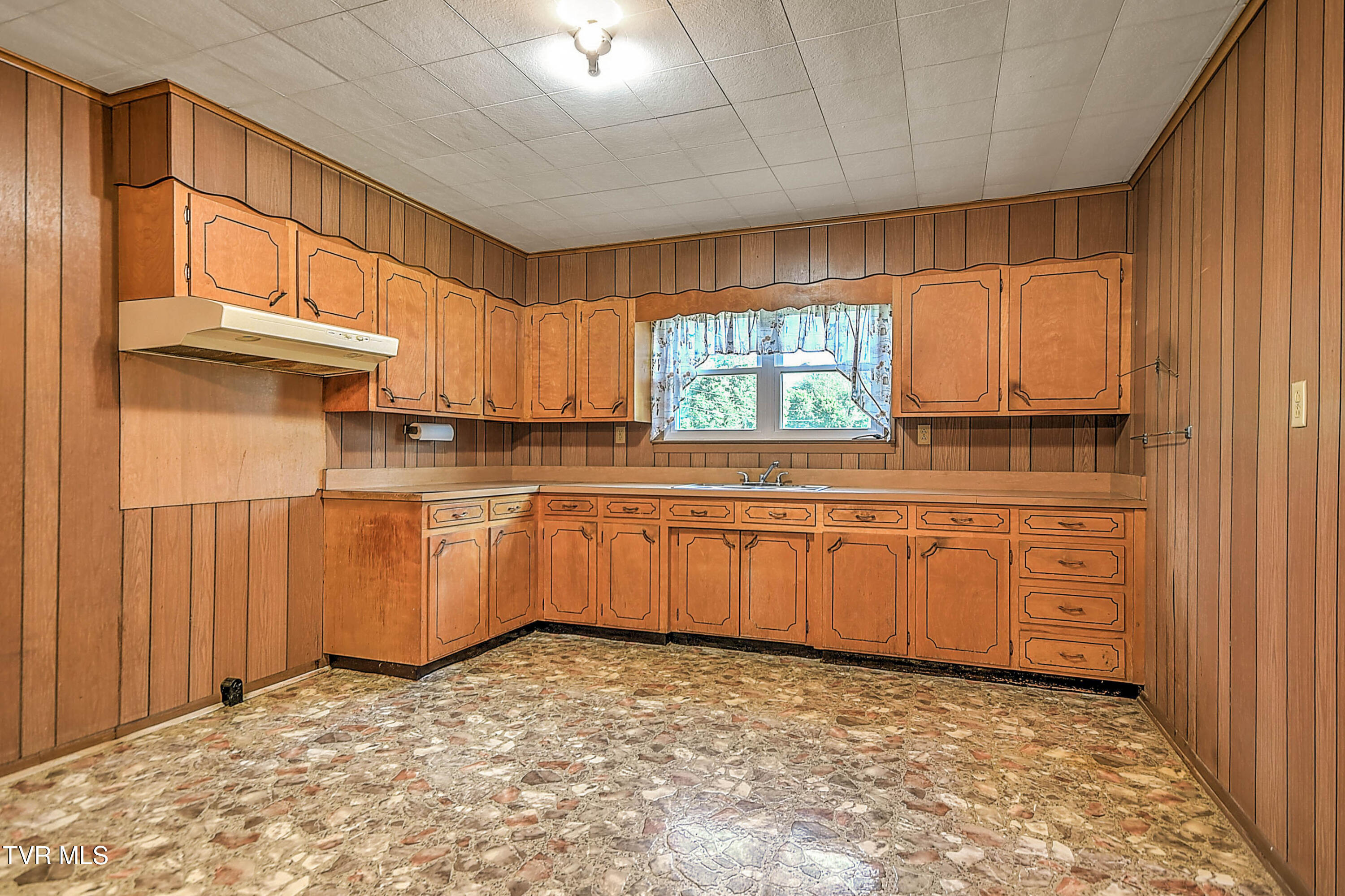 805 Dixie Road Greeneville, TN 37743 - Photo 25 of 63 805 Dixie JK-11