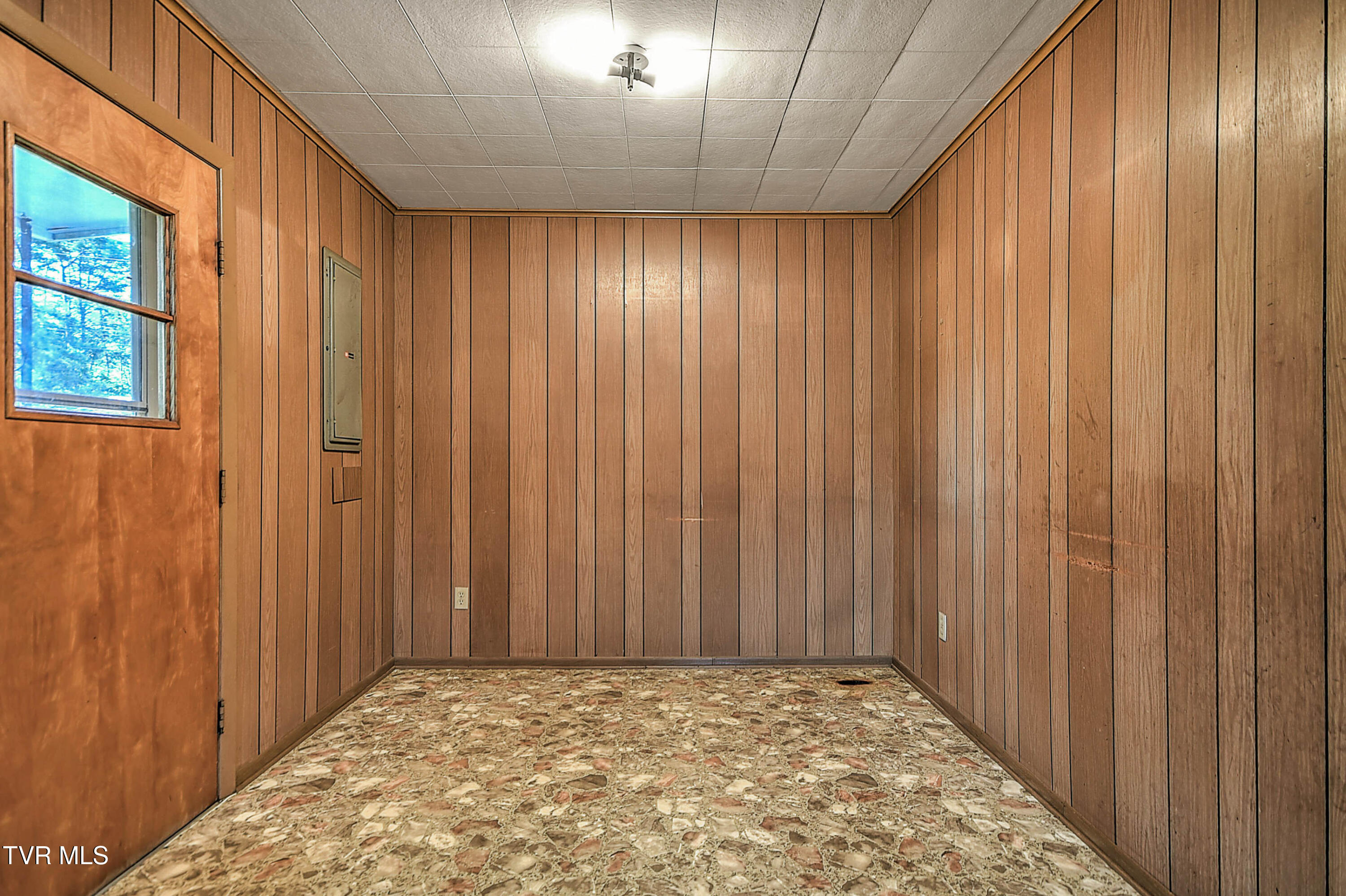 805 Dixie Road Greeneville, TN 37743 - Photo 28 of 63 805 Dixie JK-14