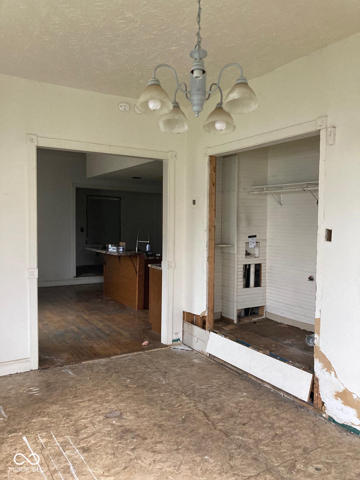 601 East Thompson Street Edinburgh, IN 46124 - Photo 7 of 11