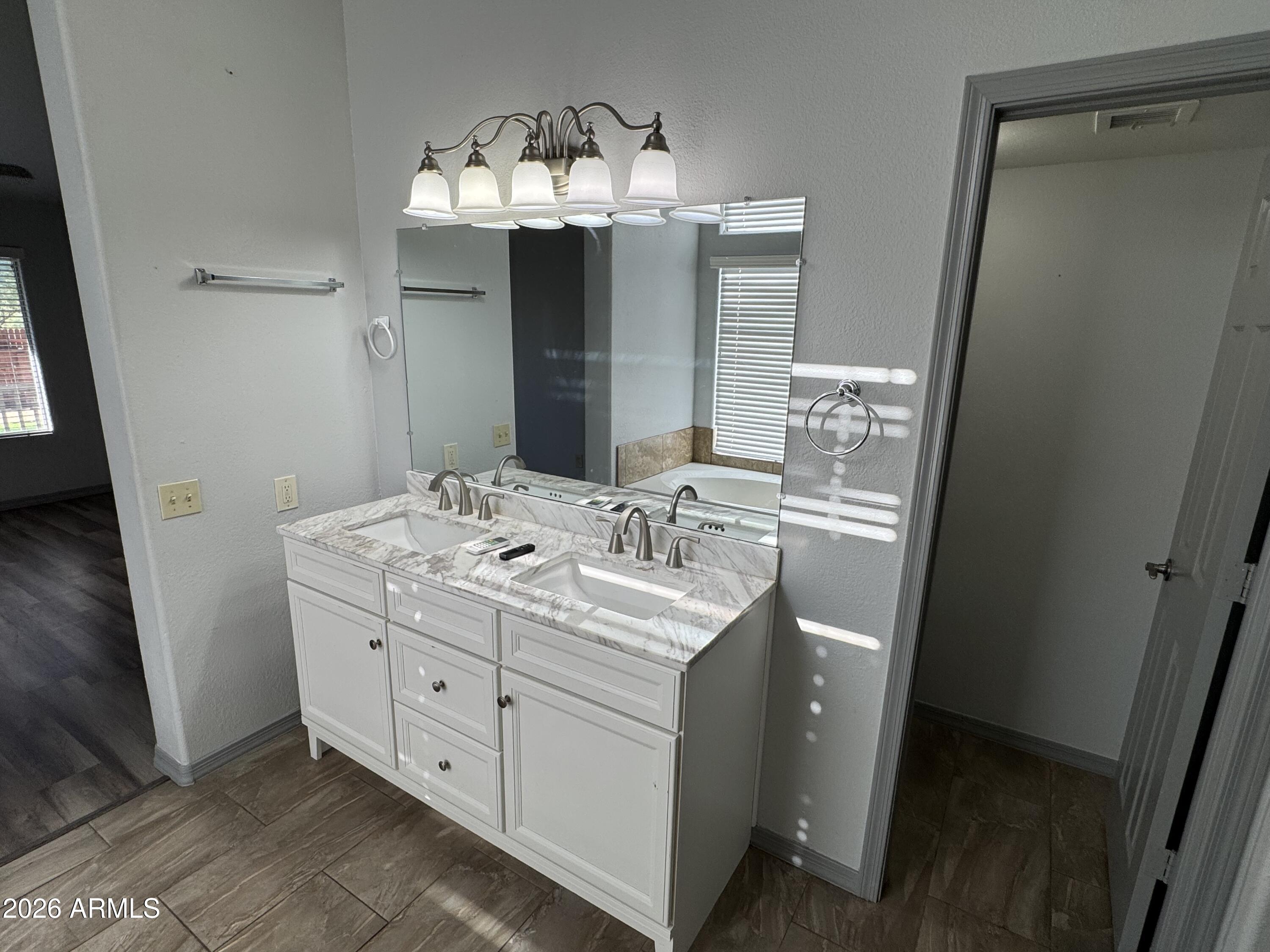 2707 West Irvine Road Phoenix, AZ 85086 - Photo 30 of 40 MasterBathVanity_Irvine