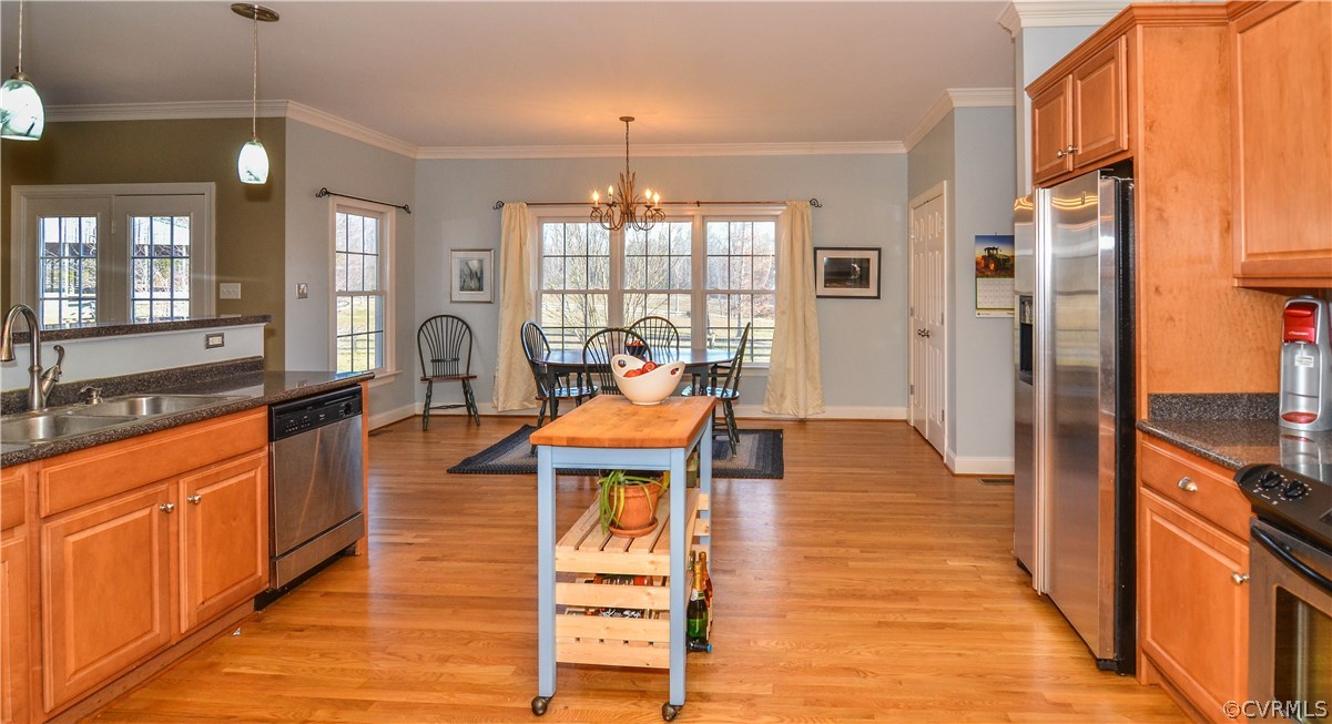 19290 Vontay Road Maidens, VA 23102 - Photo 33 of 49 Kitchen - View from the kitchen to the breakfast&#