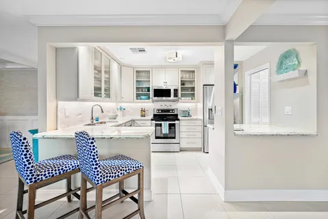 $724,900 | 146 Driftwood Circle, Atlantis, FL 33462