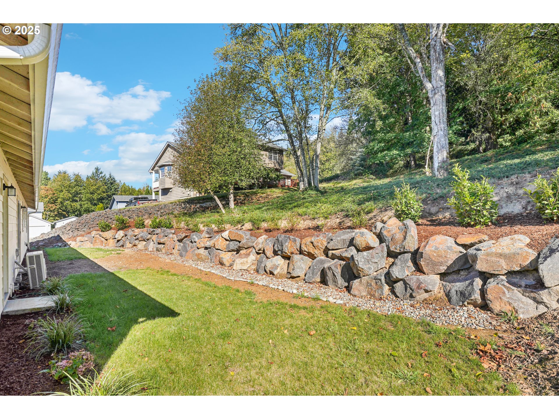 9 Curtis Lane Longview, WA 98632 - Photo 28 of 37 a view of a backyard