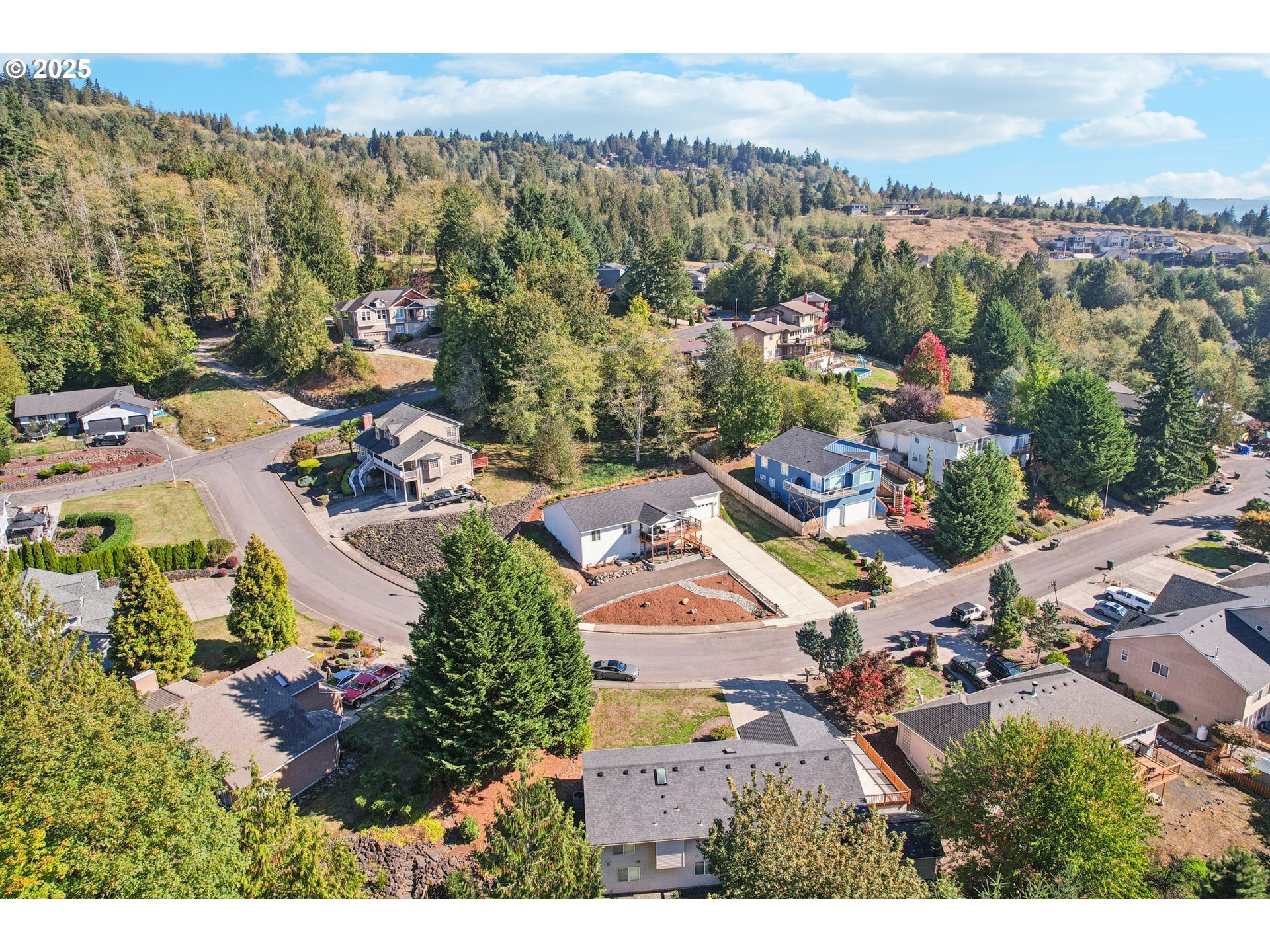 9 Curtis Lane Longview, WA 98632 - Photo 34 of 37 an aerial view of residential house with outdoor space