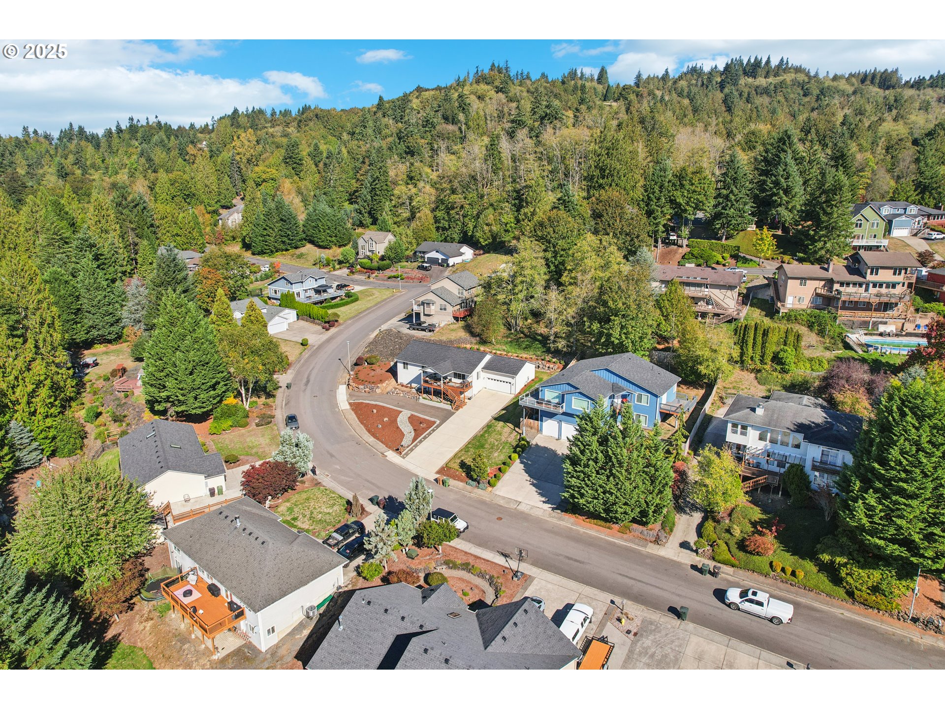 9 Curtis Lane Longview, WA 98632 - Photo 36 of 37 an aerial view of a residential houses with outdoor space
