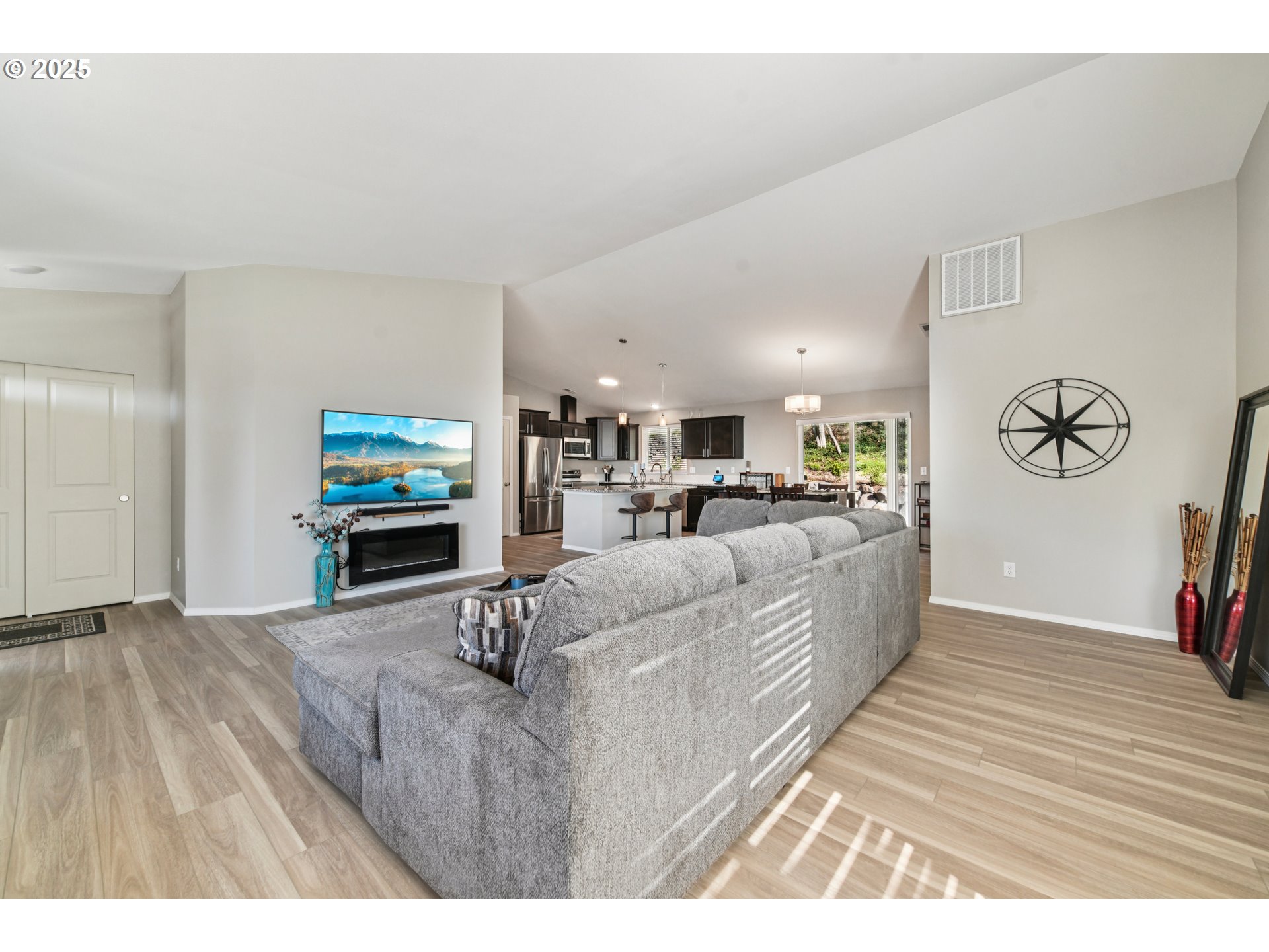 9 Curtis Lane Longview, WA 98632 - Photo 6 of 37 a view of living room kitchen with furniture and window
