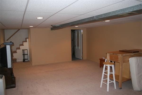3 Carter Road Worcester, MA 01609 - Photo 8 of 10 Gallery Image 8