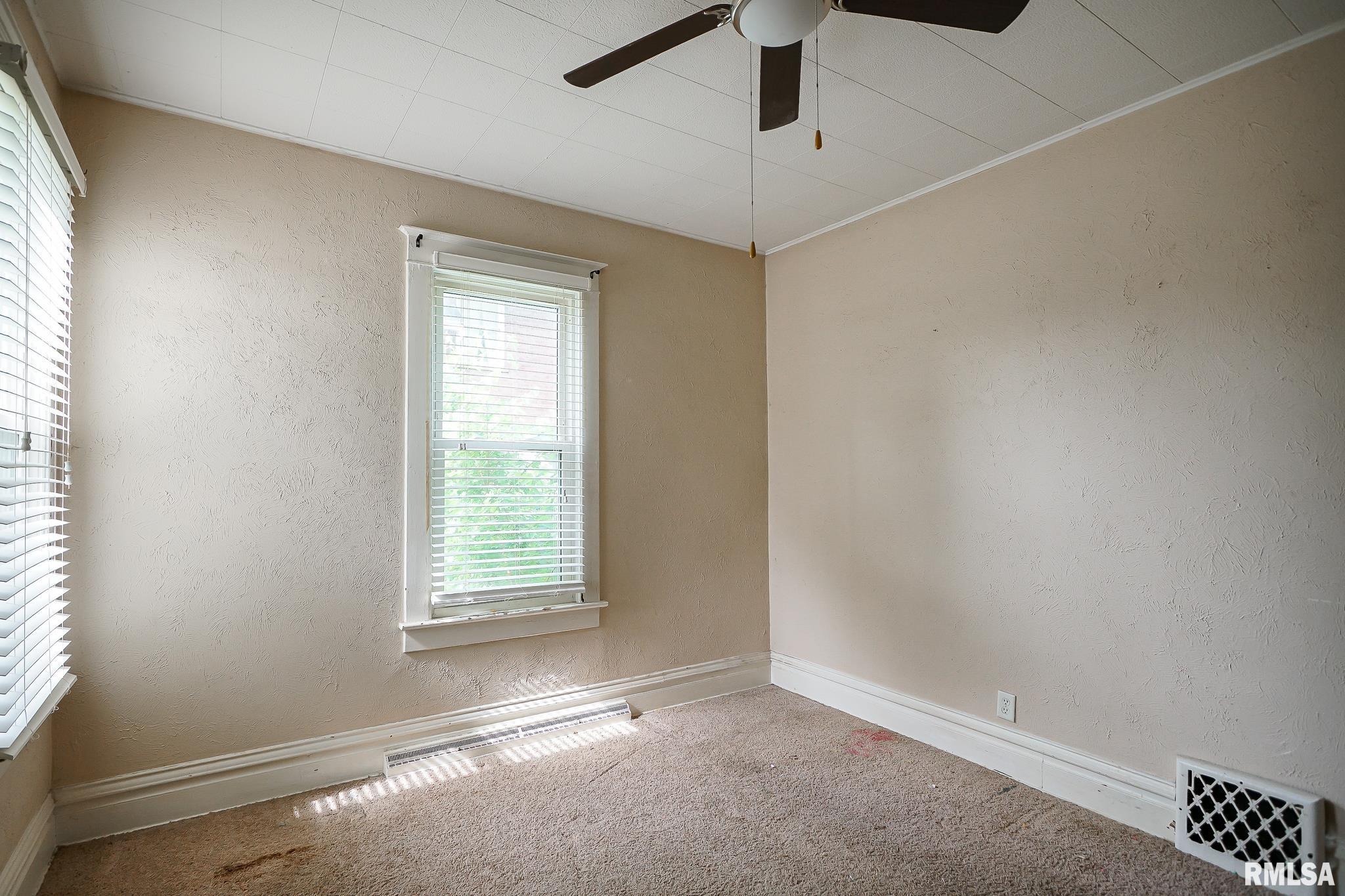 616 Summer Street Pekin, IL 61554 - Photo 14 of 38