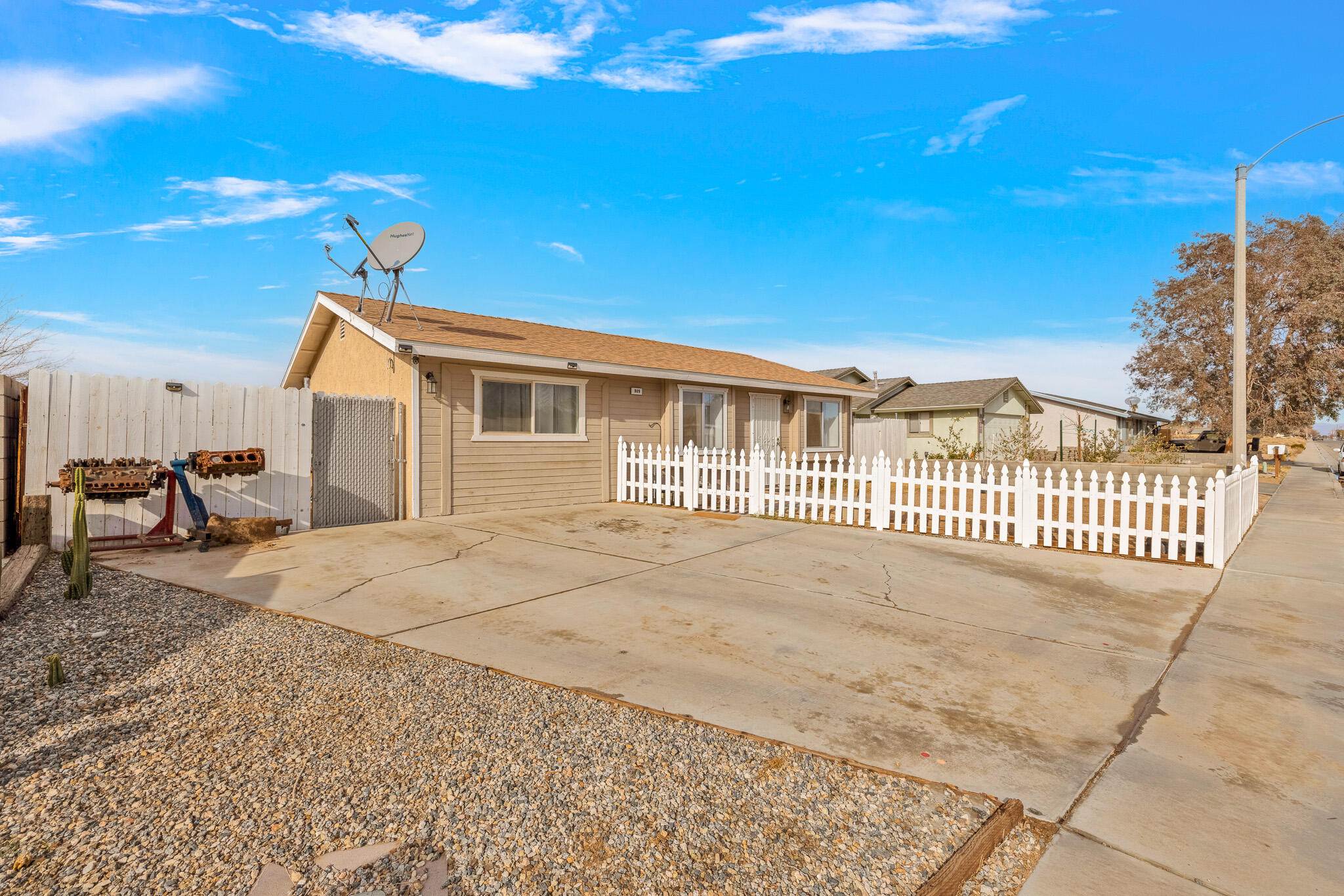 809 South Sunset Street Ridgecrest, CA 93555 - Photo 6 of 27 0V0A4458