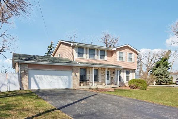 $399,999 | 13500 Lavergne Avenue, Crestwood, IL 60418
