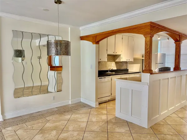 $1,899 | 2998 Northwest 48th Terrace, Unit 431, Lauderdale Lakes, FL 33313