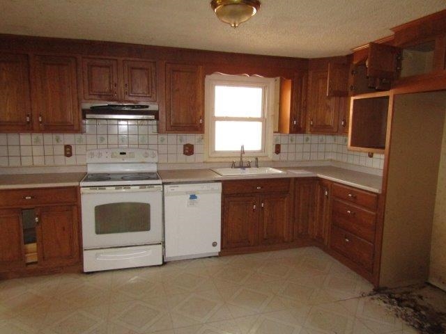 11 Bartlett Road Derry, NH 03038 - Photo 12 of 13