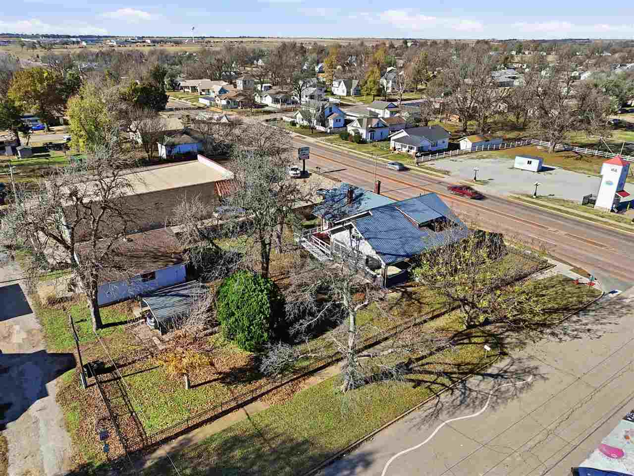 523 10th Street Perry, OK 73077 - Photo 5 of 50 Gallery Image 5