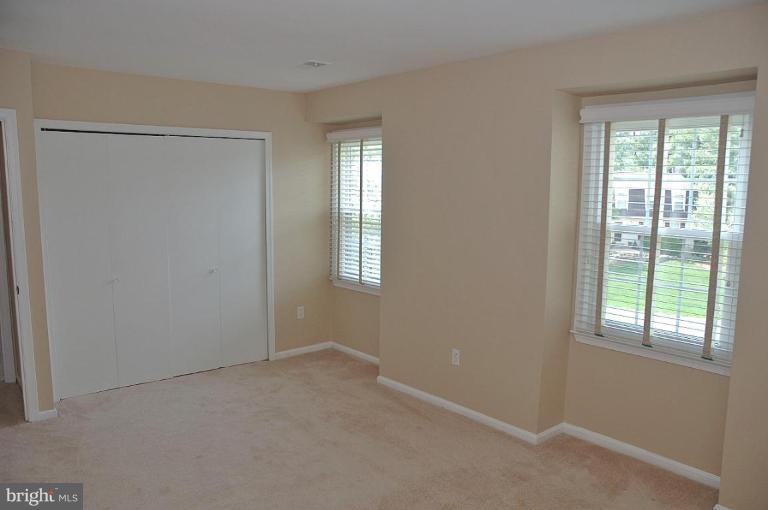 1801 Post Oak Trail Reston, VA 20191 - Photo 11 of 22 Master Bedroom