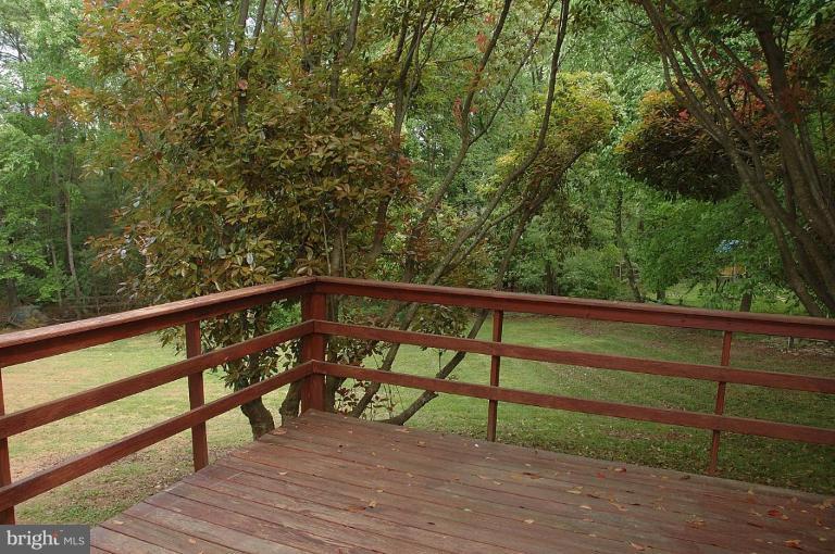 1801 Post Oak Trail Reston, VA 20191 - Photo 22 of 22 Deck