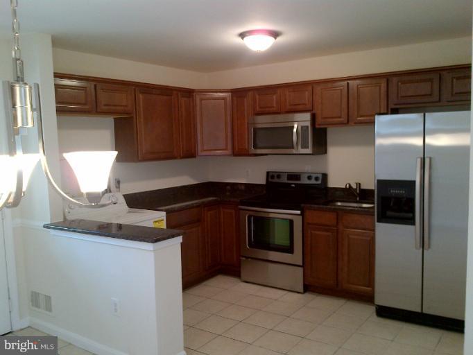 9275 Taney Road Manassas, VA 20110 - Photo 7 of 9 Kitchen