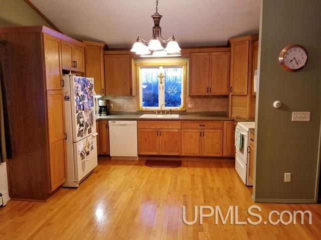 E7563 Stone Road Bessemer, MI 49911 - Photo 2 of 42 Gallery Image 2