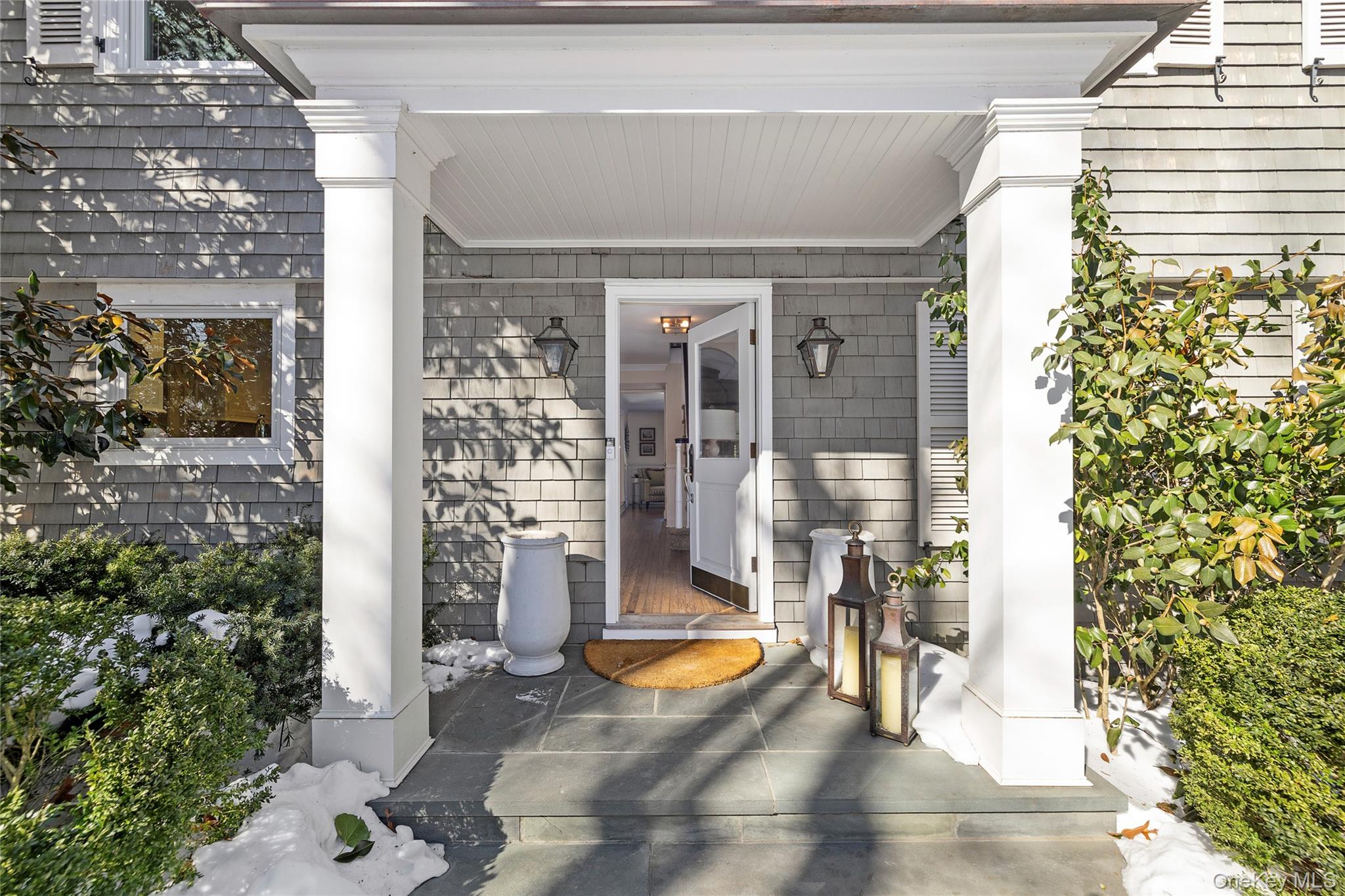 39 Barkers Point Road Sands Point, NY 11050 - Photo 2 of 35 39 barkers Point Road