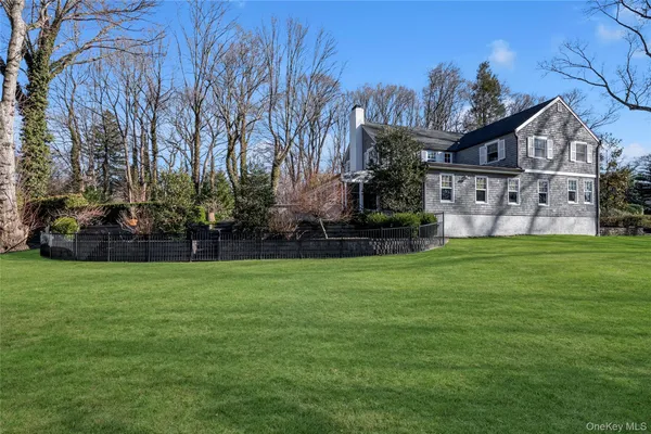 $3,599,000 | 39 Barkers Point Road, Sands Point, NY 11050