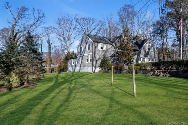 $3,599,000 | 39 Barkers Point Road, Sands Point, NY 11050