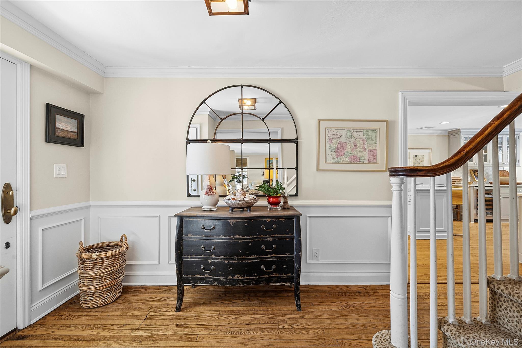 39 Barkers Point Road Sands Point, NY 11050 - Photo 3 of 35 Entry