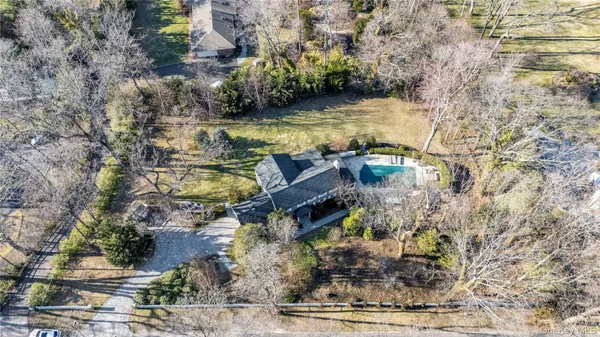 $3,599,000 | 39 Barkers Point Road, Sands Point, NY 11050