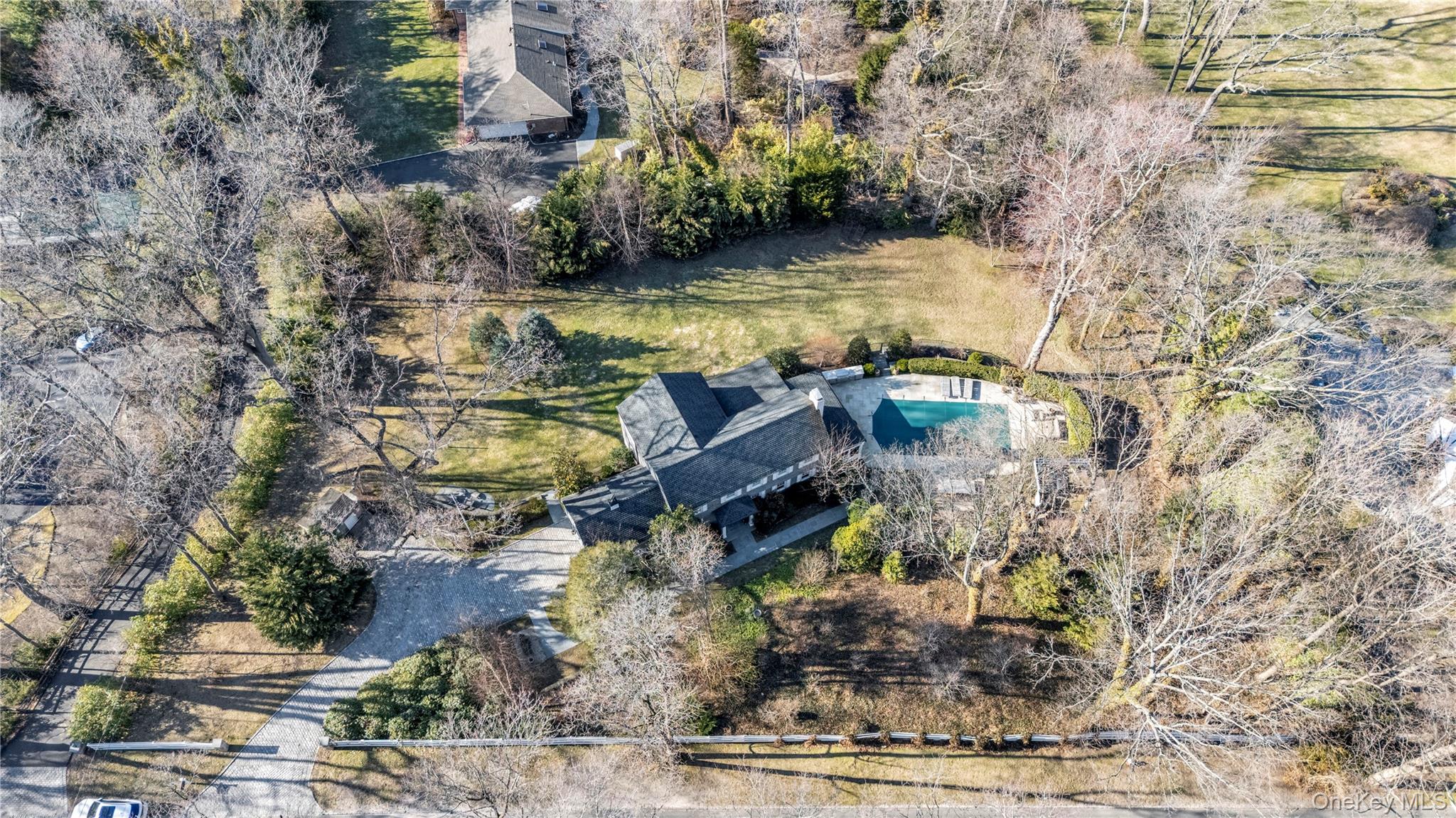 39 Barkers Point Road Sands Point, NY 11050 - Photo 32 of 35