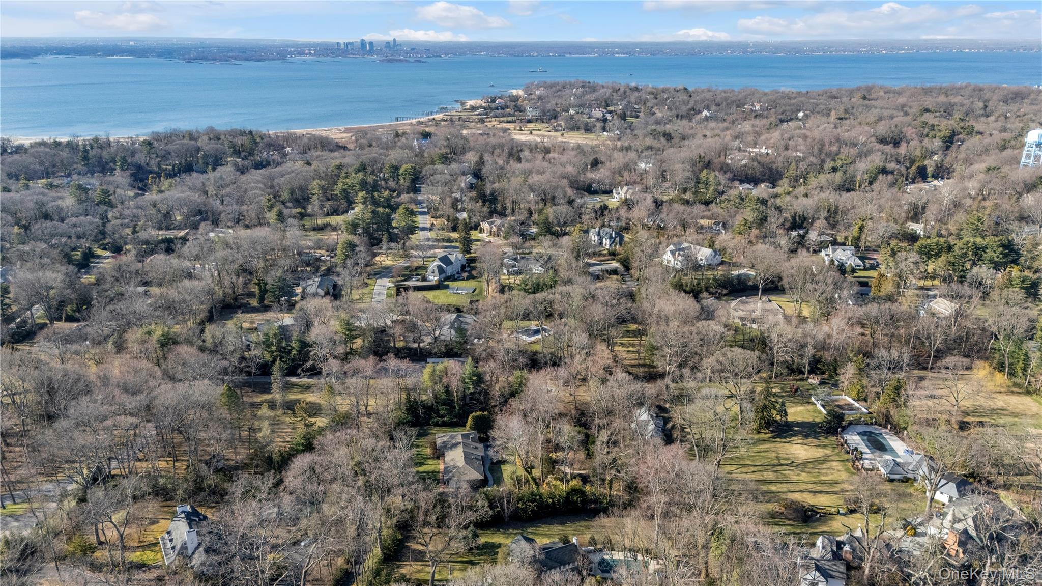 39 Barkers Point Road Sands Point, NY 11050 - Photo 33 of 35
