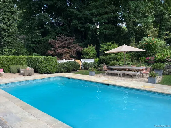 $3,599,000 | 39 Barkers Point Road, Sands Point, NY 11050