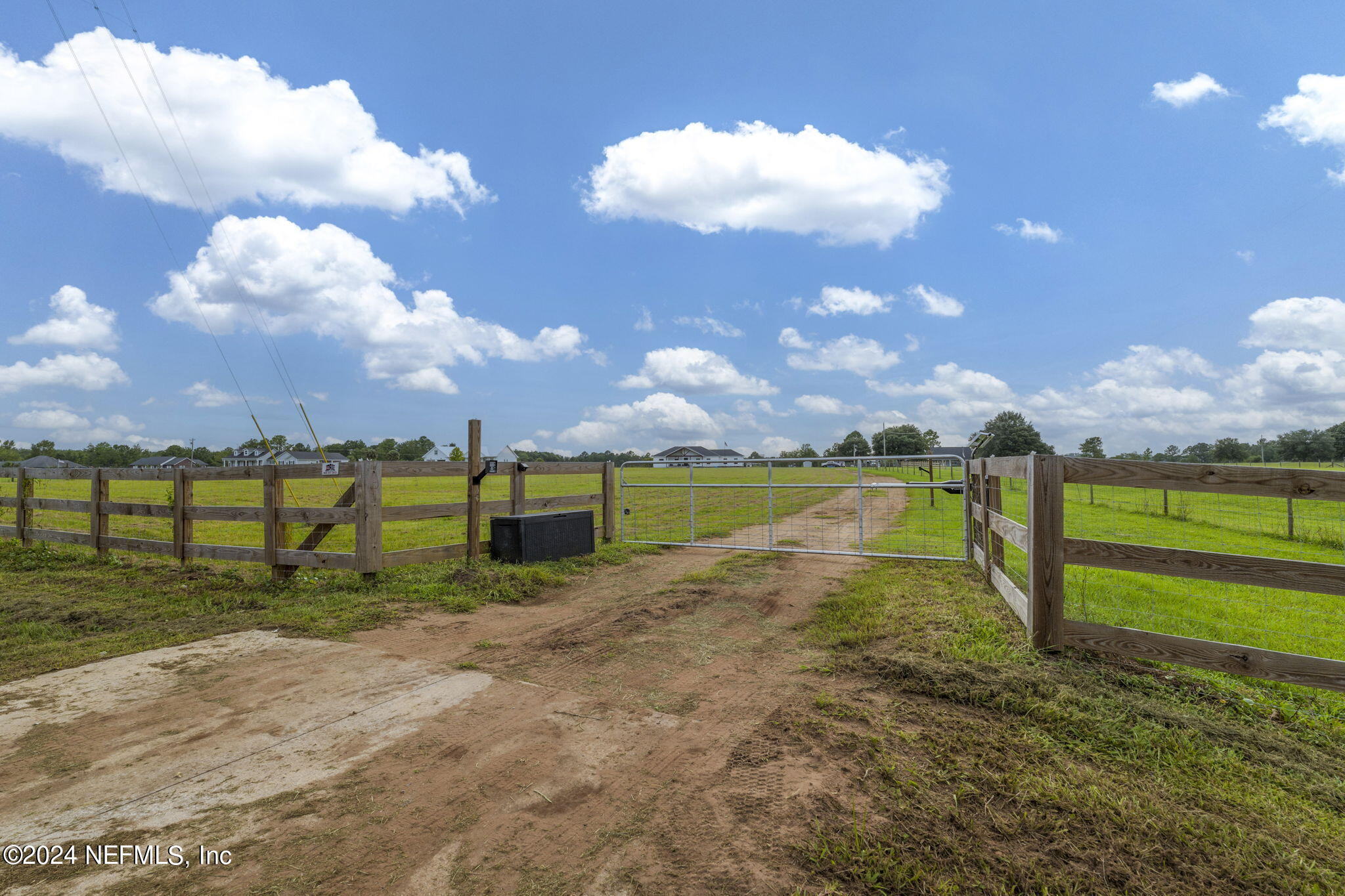 371270 Kings Ferry Road Hilliard, FL 32046 - Photo 45 of 45 Front gate with automatic opener