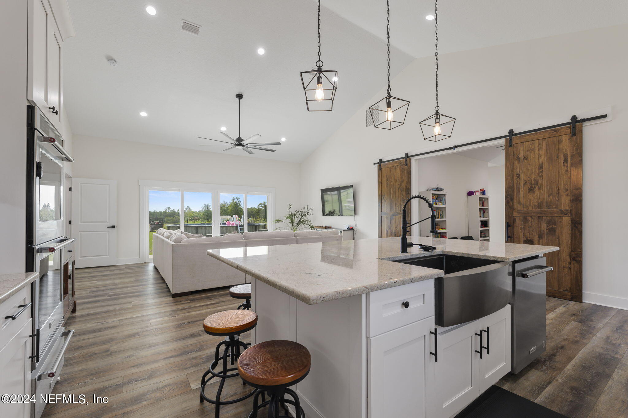 371270 Kings Ferry Road Hilliard, FL 32046 - Photo 9 of 45 Oversized island with seating