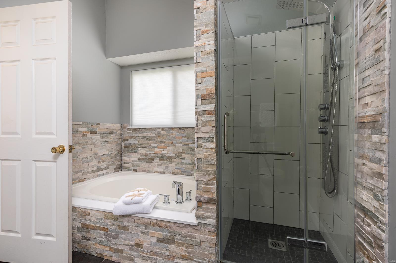 208 Cleta Court Ballwin, MO 63021 - Photo 23 of 34 Gallery Image 23