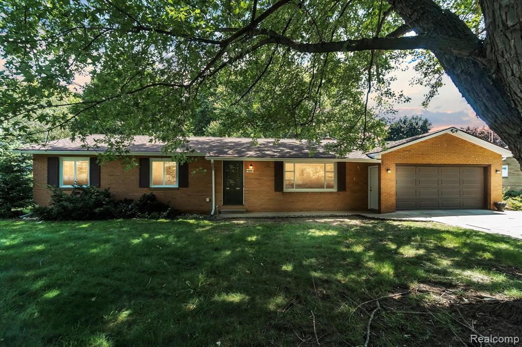 6504 North Genesee Road Flint, MI 48506 - Photo 1 of 35
