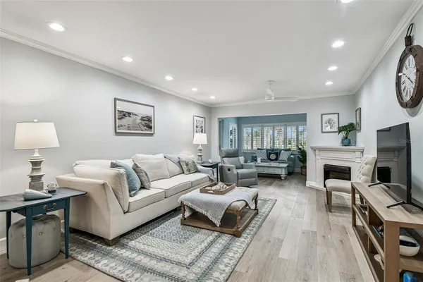 $2,300 | 8 Glencoe Place, Unit 107, Dunedin, FL 34698