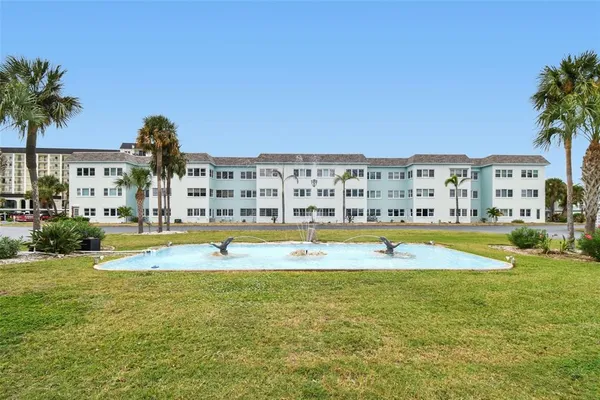 $2,300 | 8 Glencoe Place, Unit 107, Dunedin, FL 34698