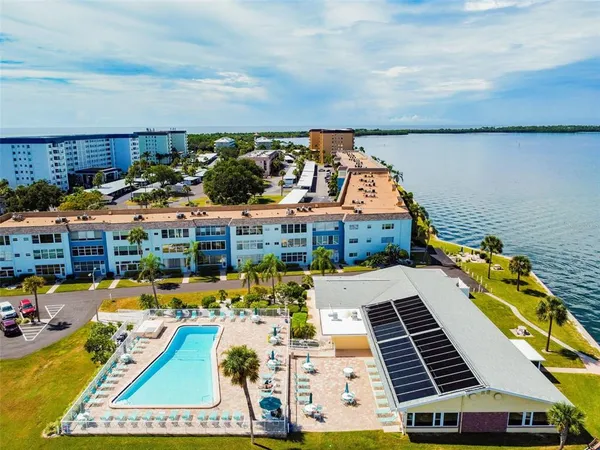 $2,300 | 8 Glencoe Place, Unit 107, Dunedin, FL 34698