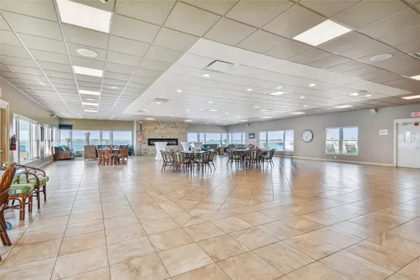 $2,300 | 8 Glencoe Place, Unit 107, Dunedin, FL 34698