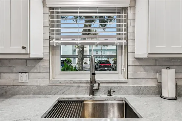 $2,300 | 8 Glencoe Place, Unit 107, Dunedin, FL 34698