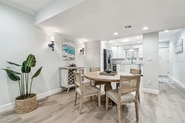 $2,300 | 8 Glencoe Place, Unit 107, Dunedin, FL 34698