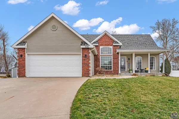 $335,000 | 506 Kennys Court, Rossville, KS 66533