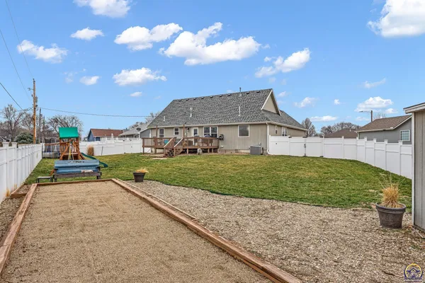 $335,000 | 506 Kennys Court, Rossville, KS 66533