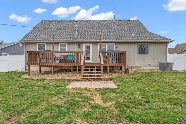 $335,000 | 506 Kennys Court, Rossville, KS 66533