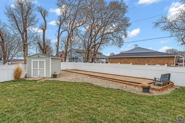 $335,000 | 506 Kennys Court, Rossville, KS 66533