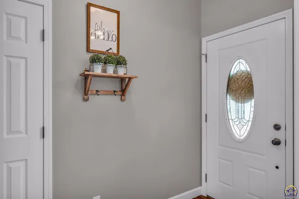 $335,000 | 506 Kennys Court, Rossville, KS 66533