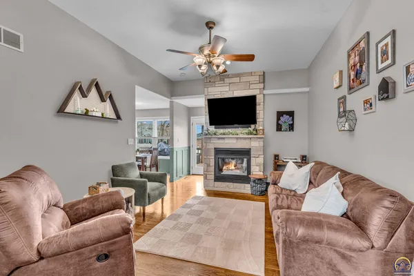 $335,000 | 506 Kennys Court, Rossville, KS 66533