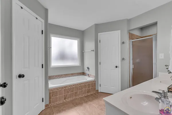 $335,000 | 506 Kennys Court, Rossville, KS 66533