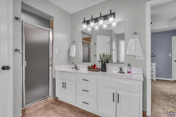 $335,000 | 506 Kennys Court, Rossville, KS 66533