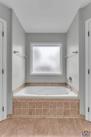 $335,000 | 506 Kennys Court, Rossville, KS 66533