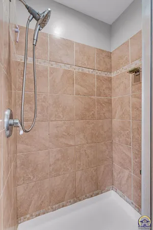 $335,000 | 506 Kennys Court, Rossville, KS 66533